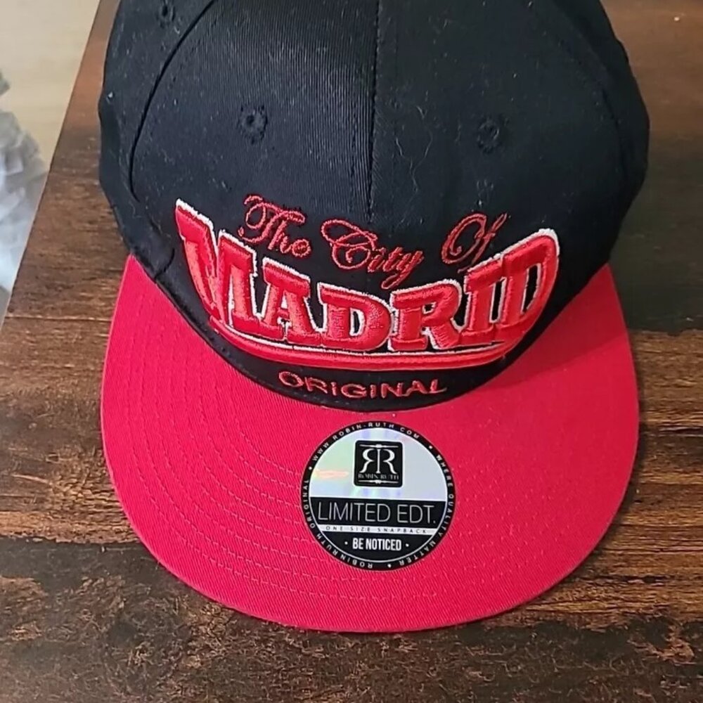 Robin Ruth Hat The City Of Madrid Original Embroidered Black Red Snap  LTD ED
